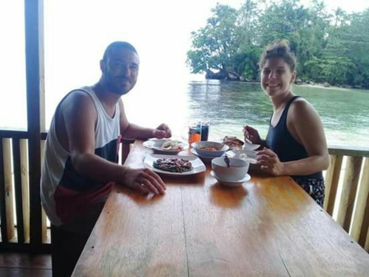 Nusa Nalan Beach Resort Rumah Olat Eksteriør billede