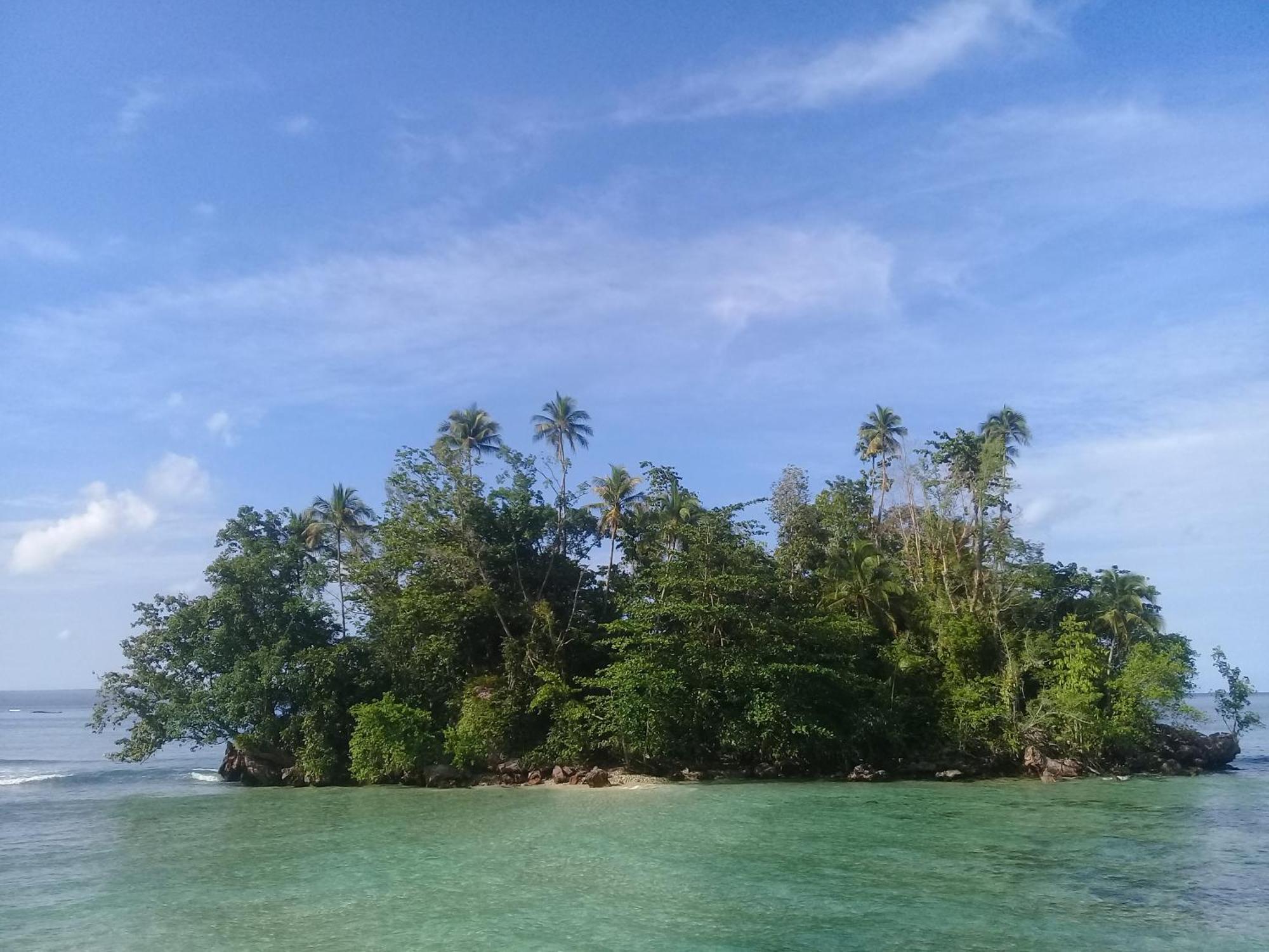 Nusa Nalan Beach Resort Rumah Olat Eksteriør billede