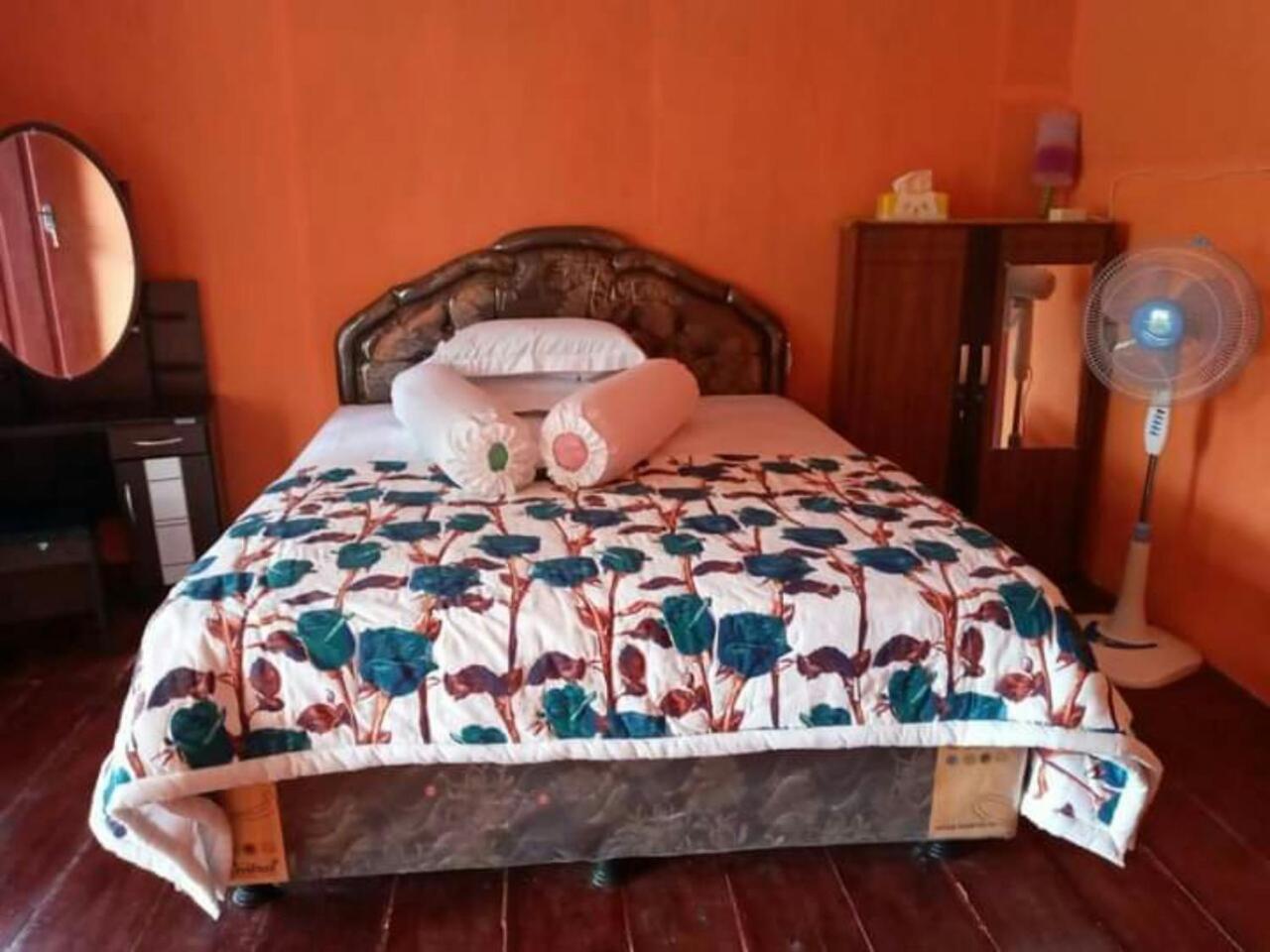 Nusa Nalan Beach Resort Rumah Olat Værelse billede