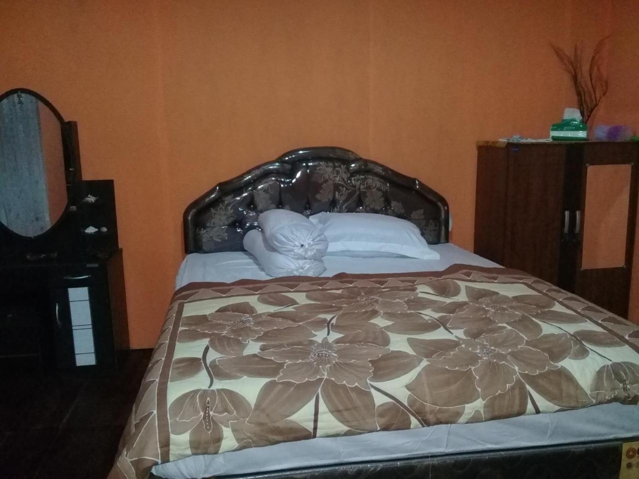 Nusa Nalan Beach Resort Rumah Olat Eksteriør billede