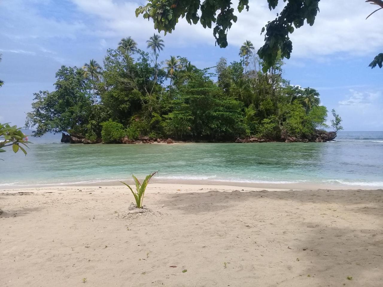 Nusa Nalan Beach Resort Rumah Olat Eksteriør billede