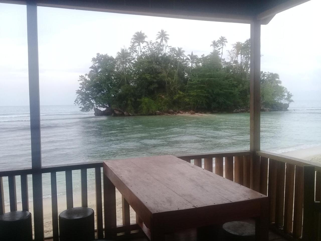 Nusa Nalan Beach Resort Rumah Olat Eksteriør billede