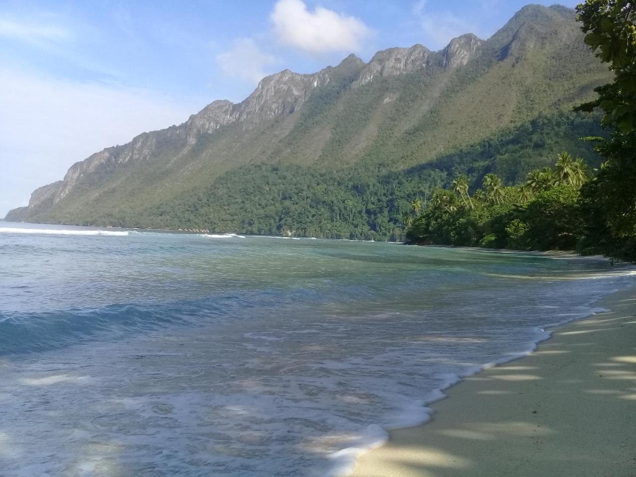 Nusa Nalan Beach Resort Rumah Olat Eksteriør billede