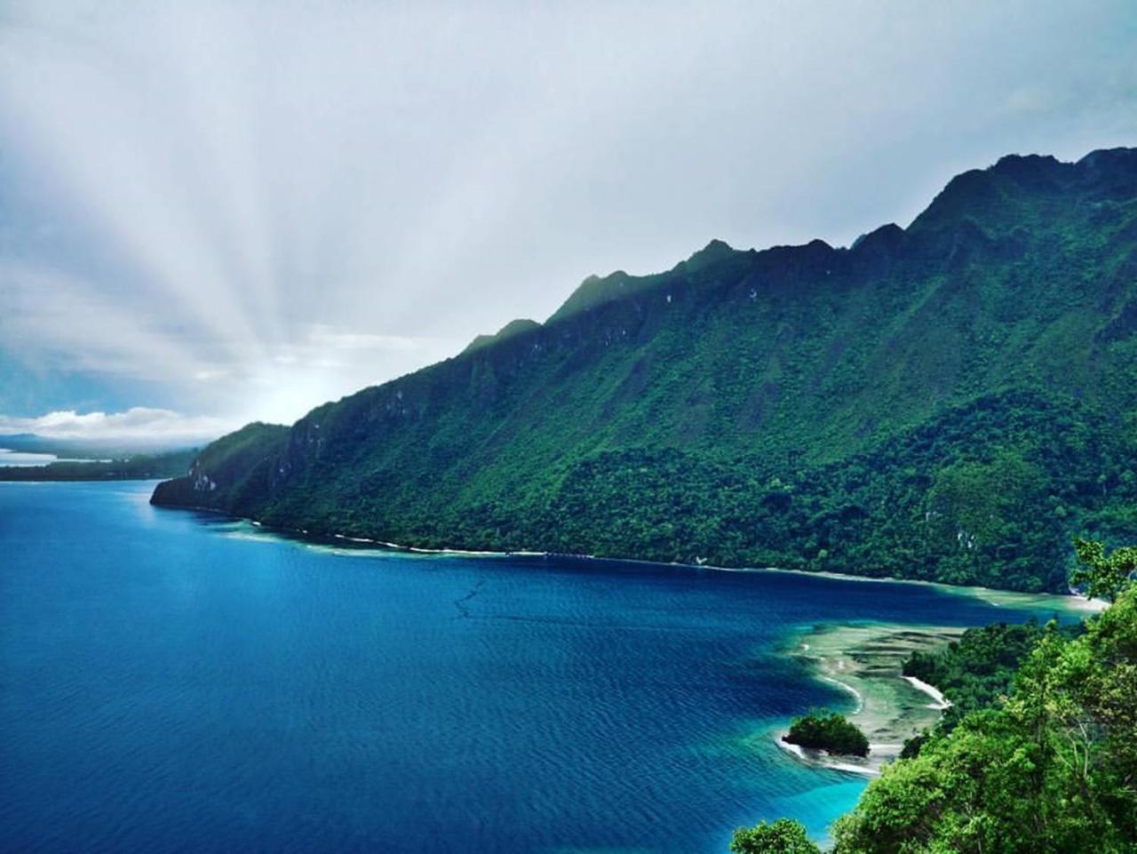 Nusa Nalan Beach Resort Rumah Olat Eksteriør billede