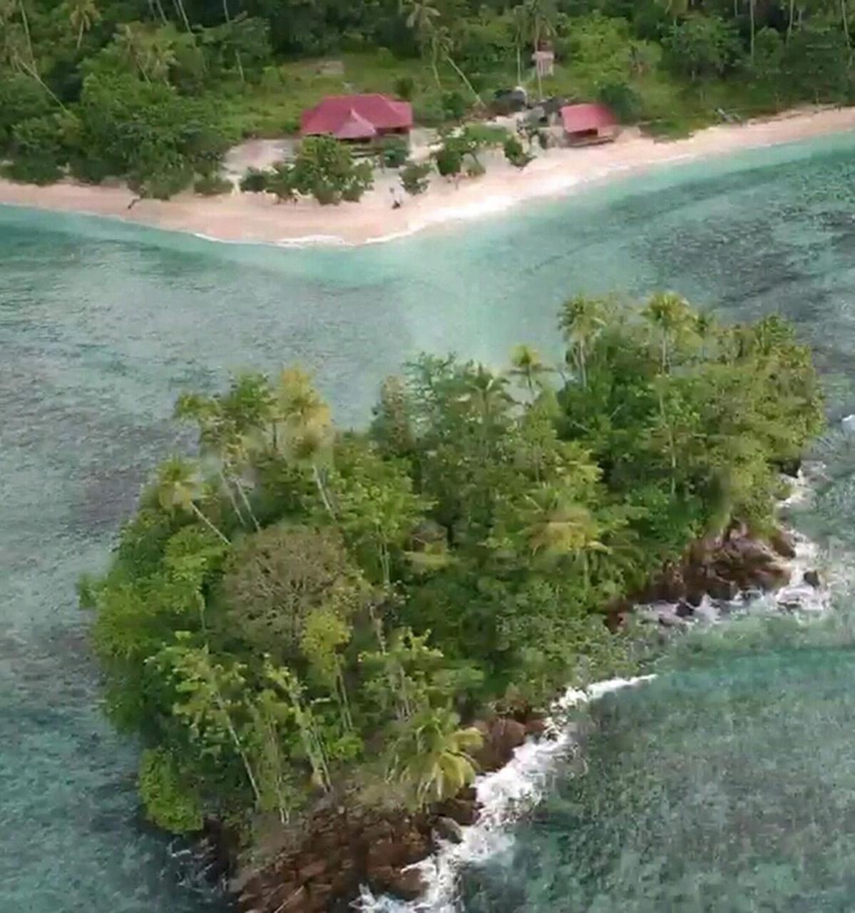Nusa Nalan Beach Resort Rumah Olat Eksteriør billede