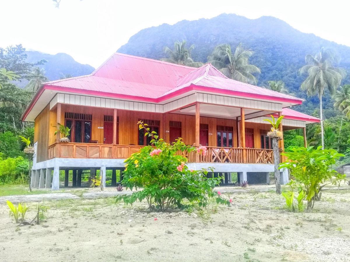 Nusa Nalan Beach Resort Rumah Olat Eksteriør billede